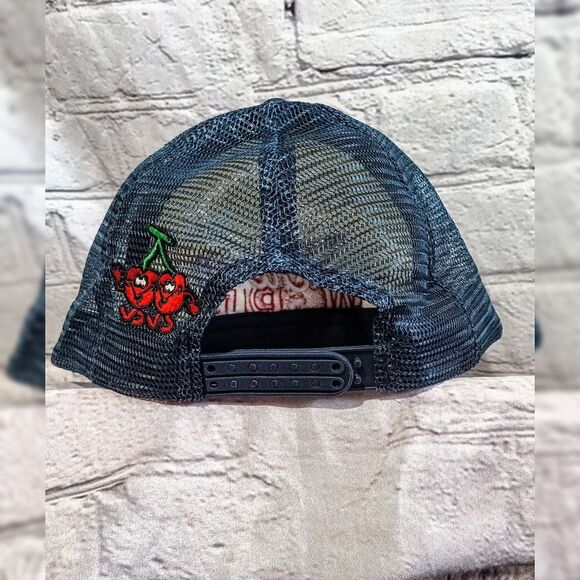 Vintage style limited edition CHERRY WORLD Trucker hat snapback - Picture 2 of 8